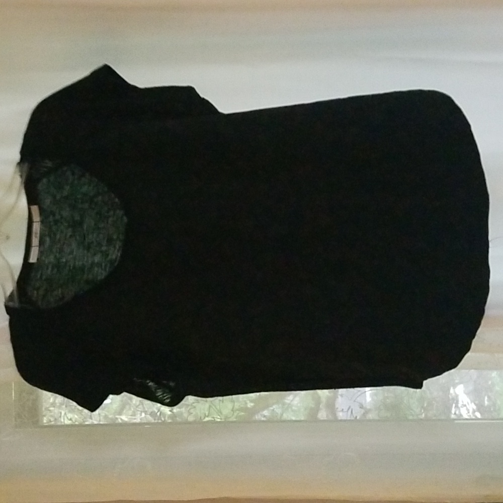 Textured Bigelow scoop neck top